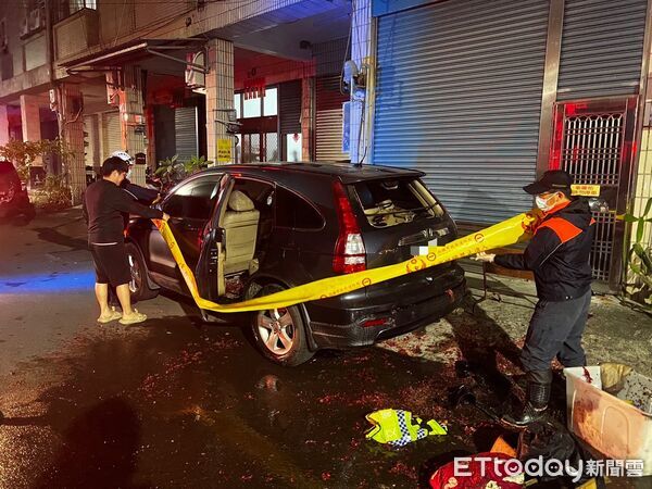 ▲▼ 高雄旗山深夜巨響!男狂炸鞭炮「引火焚車」 住戶嚇壞報警。(圖/記者賴文萱翻攝)