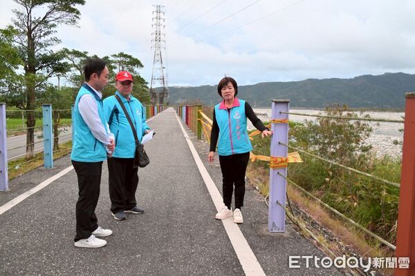 ▲▼自行車道護欄繩索遭剪斷破壞,4根固定鋼柱不翼而飛。(圖/吉安鄉公所提供,下同)
