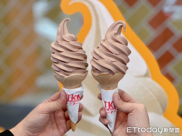 ▲▼頂呱呱西門町創始店限定販售霜淇淋。(圖/記者蕭筠攝)