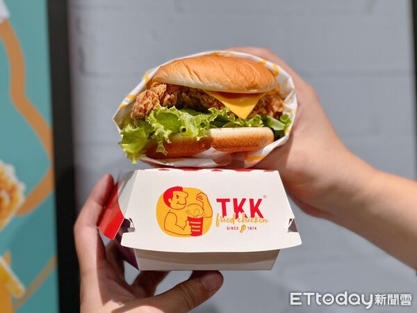 ▲▼頂呱呱炸雞堡。(圖/記者蕭筠攝)