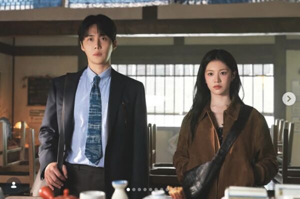 ▲▼愛情怎麼翻譯?(橫圖)。(圖/翻攝自Instagram/netflixtw)