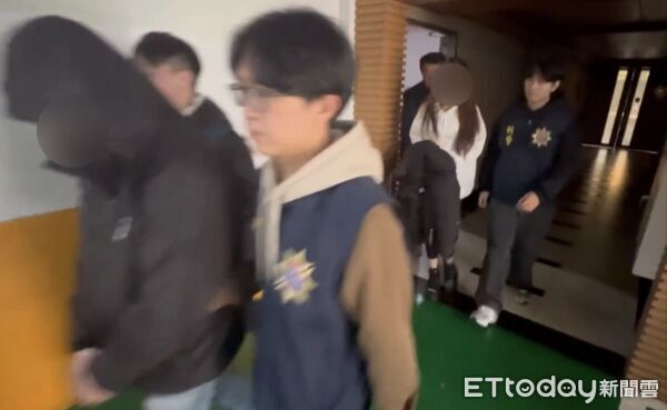 ▲▼毒鴛鴦在八里區設毒品分裝場遭警查獲,現場起獲毒品及大批製毒工具 。(圖/記者陳以昇翻攝)