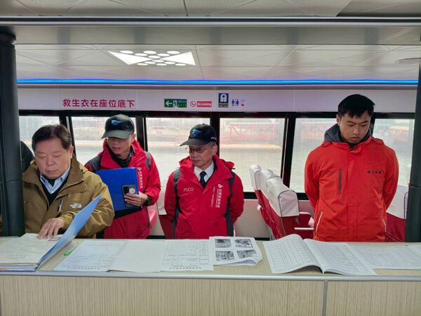 ▲劉志鴻副局長督導馬祖南北之星2號情形。(圖/航港局提供)