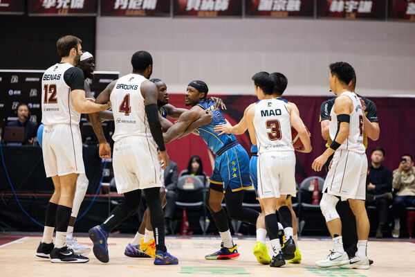 ▲台南台鋼獵鷹、台北富邦勇士 。(圖/PLG提供)