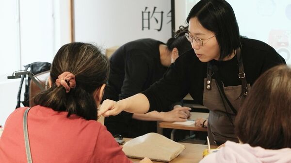 ▲桃園龜山眷村故事館將於春節前舉辦《福氣滾滾來—紅包袋印刷體驗》,邀請民眾感受眷村春節人情溫度。(圖/翻攝自龜山眷村故事館臉書)