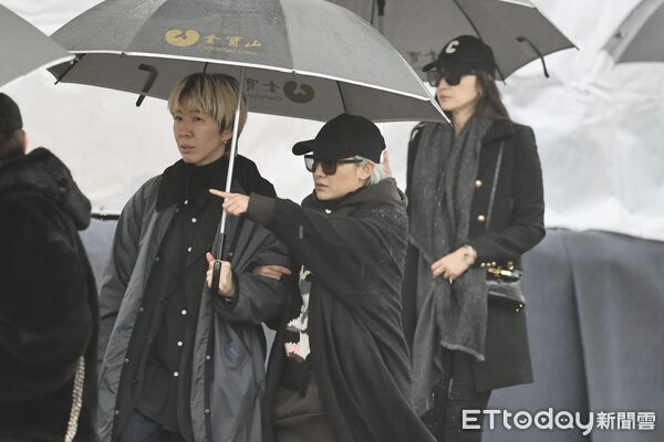 ▲七仙女都出席大S雕像揭幕儀式。(圖/記者徐文彬攝)