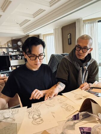 ▲大S手上刻的印記是和具俊曄愛的證明。(圖/翻攝自李承道臉書)