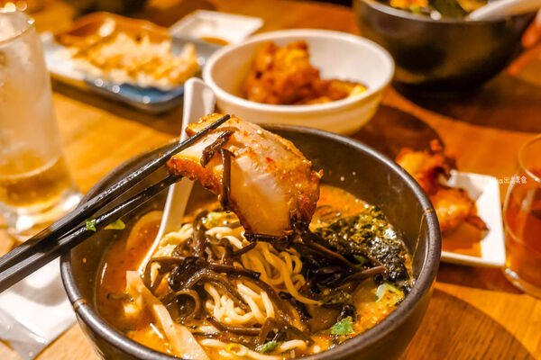 ▲▼牛骨ごっつおらーめん 鳥取店。(圖/部落客Mika授權提供)