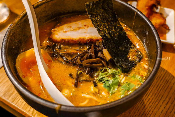 ▲▼牛骨ごっつおらーめん 鳥取店。(圖/部落客Mika授權提供)