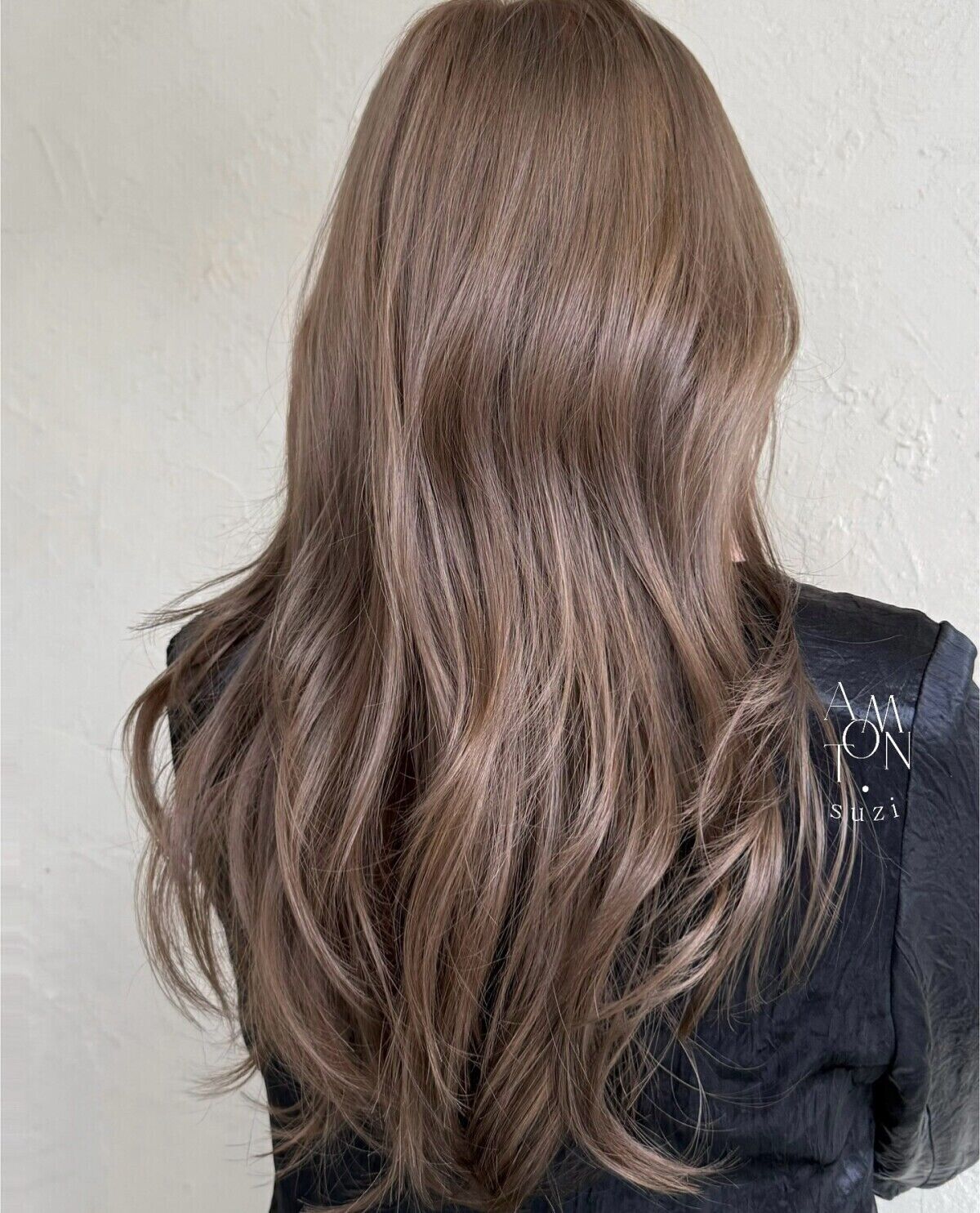 ▲髮色 。(圖/翻攝自IG)