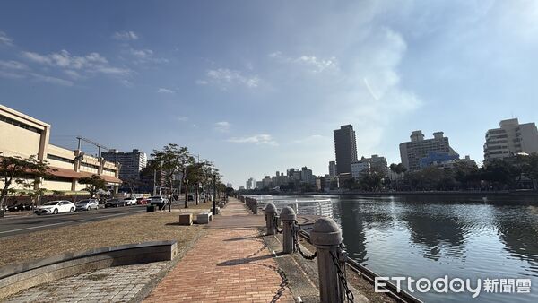 ▲▼ 家樂福,愛河店,大順店 。(圖/記者張雅雲攝)