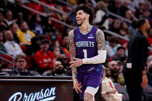 ▲黄蜂持续火烫表现，击败火箭拿下近期8连胜。（图／路透）