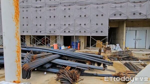 ▲▼ 《豆腐媽媽》替身演員墜樓!摔出氣墊「顱內出血」勞檢處出手了 。(圖/記者沈繼昌翻攝)