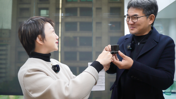 (過年留稿使用)▲▼民進黨立委范雲開箱民進黨雲林縣長參選人、立委劉建國的辦公室。(圖/立委范雲國會辦公室提供)