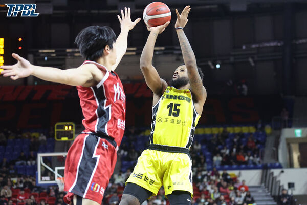 ▲國王飛米,戰神許皓程、梅克,林秉聖。(圖/TPBL職籃提供)