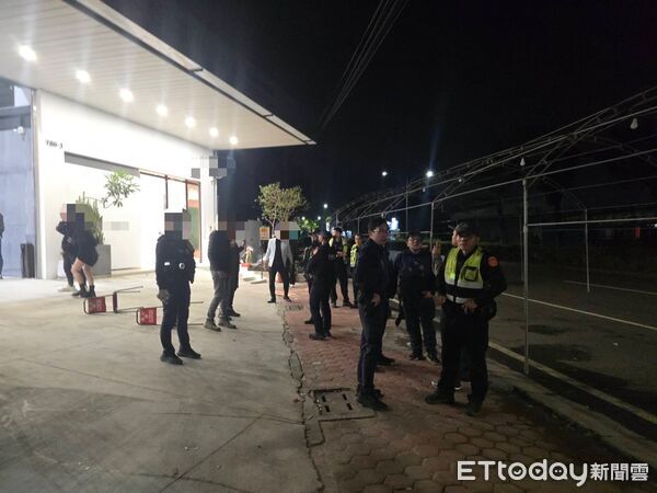 ▲▼尾牙敬酒爆糾紛,廠商10人暴打室內設計公司老闆。(圖/記者許宥孺翻攝)
