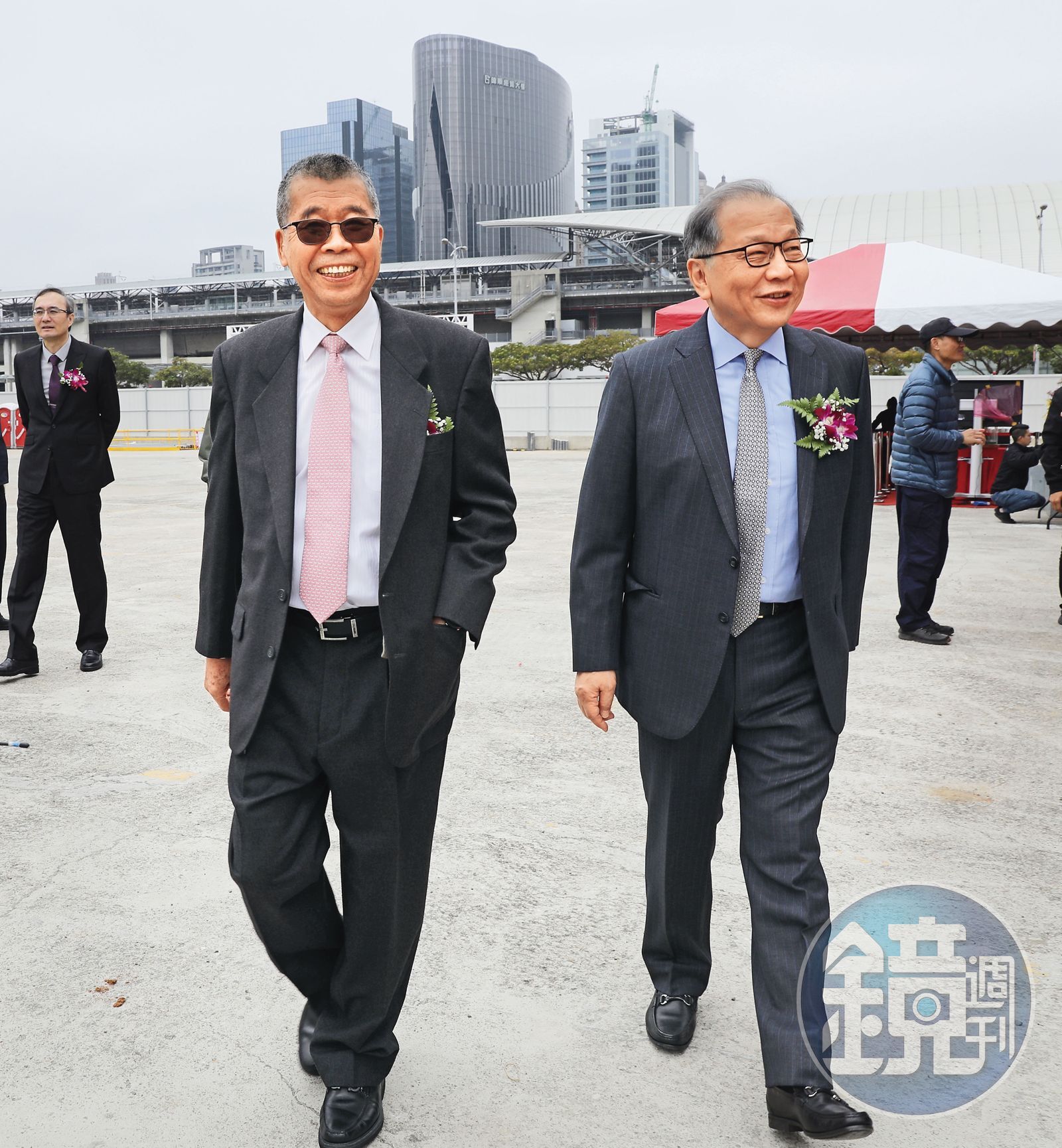 蔡明介(左)決定集中火力拚ASIC,蔡力行(右)負責操盤。