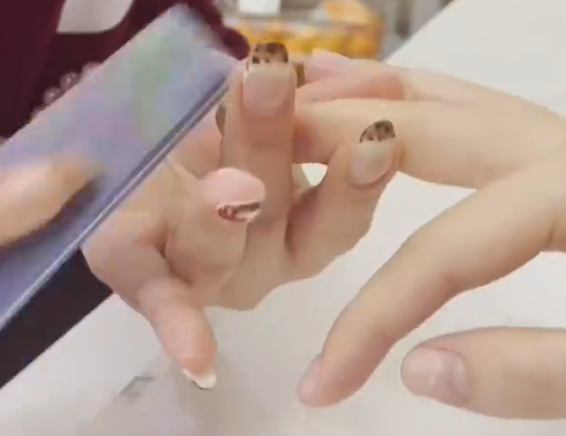 ▲▼陸美甲店遭爆工具混用致多位客人「感染HPV」。(圖/翻攝自微博)