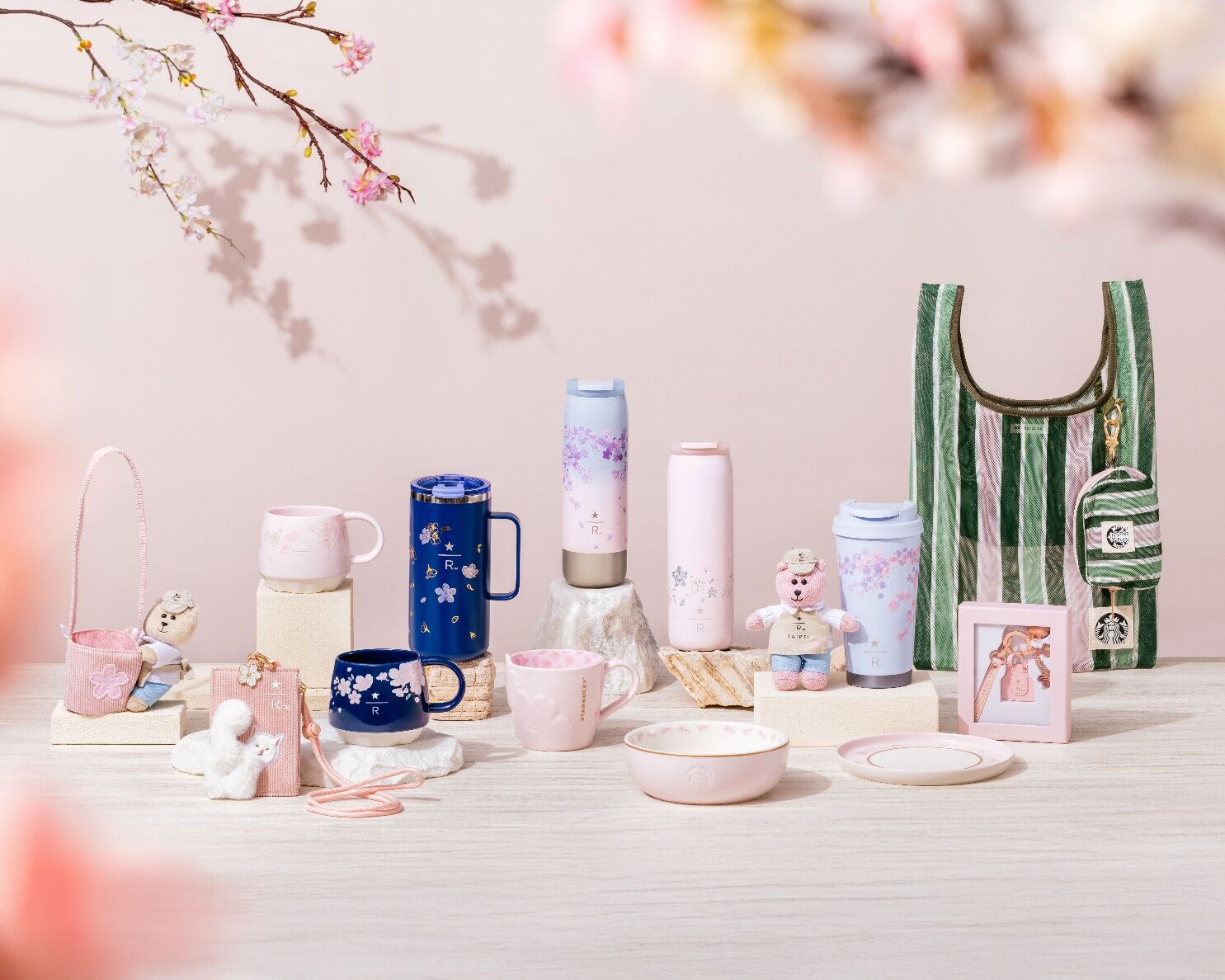 ▲星巴克春櫻系列2/11開賣。(圖/品牌提供)