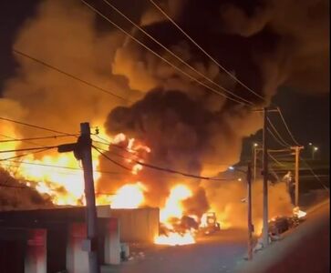 快訊／鹿港清潔隊大火　彈簧床燒起來！深夜烈焰沖天