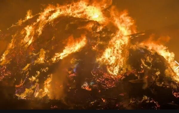 ▲鹿港鎮清潔隊起火。(圖/民眾提供)