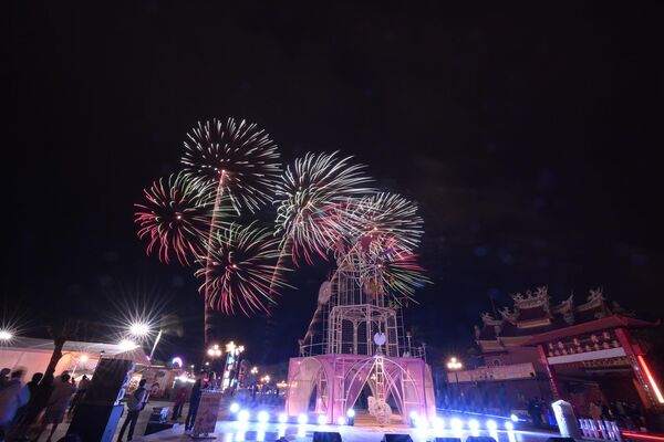 ▲花蓮太平洋燈會挨轟廉價像鹹魚。(圖/翻攝自Facebook/徐榛蔚)