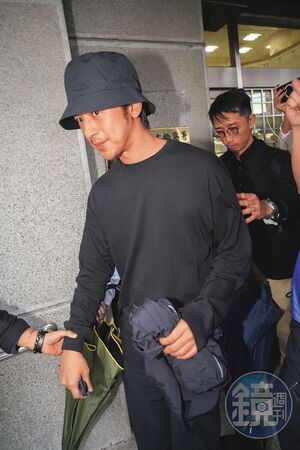 掉棒連夜雨/獨家!閃兵後人生遇低谷 陳柏霖遭掏空又丟主持棒