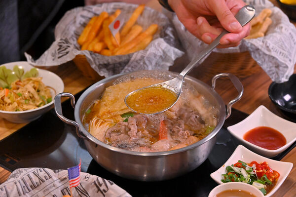 ▲▼水滾巴鍋物。(圖/部落客橘子狗愛吃糖授權提供)