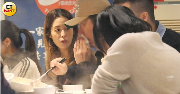 撒嬌女人最好命1/莫允雯甩開為戲瘦成紙片人體態 膨臉嘟嘴警告男友超可愛