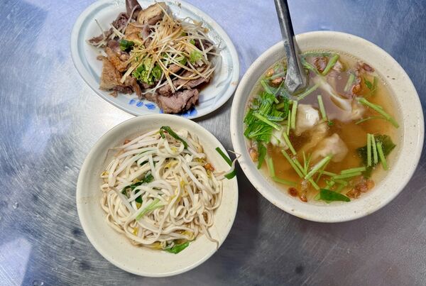 ▲▼麗英麵攤。(圖/部落客小虎食夢網授權提供)