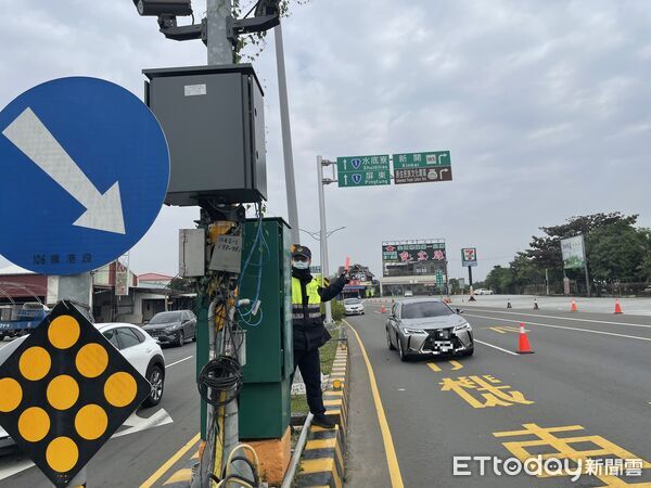 ▲春節連假,枋寮警方交通疏導作為。(圖/記者陳崑福翻攝)