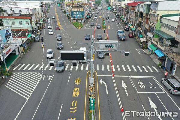▲春節連假,枋寮警方交通疏導作為。(圖/記者陳崑福翻攝)