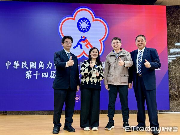 ▲花蓮慈濟醫院副院長何宗融(左一)當選中華角力理事長。與前理事長張聰榮(右四)以及運動部三科科長洪義荃(右二)、曉寧等人合影。(圖/慈濟醫學中心提供,下同)