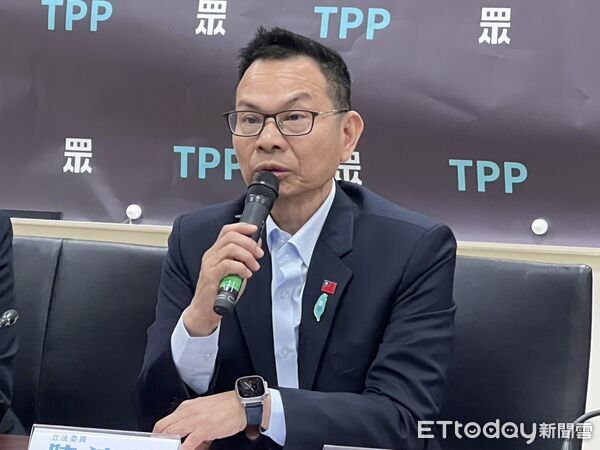 ▲民眾黨立法院黨團10日舉辦「國安不打迷糊仗 ,軍購交付不能拖」記者會,總召陳清龍、副總召王安祥、幹事長邱慧洳出席。(圖/記者蘇靖宸攝)