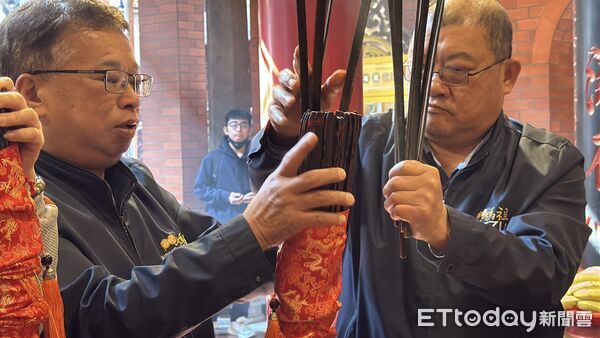 ▲西螺福興宮鳴鐘擂鼓36響,今日送神封籤儀式,場面莊嚴隆重。(圖/記者游瓊華翻攝)