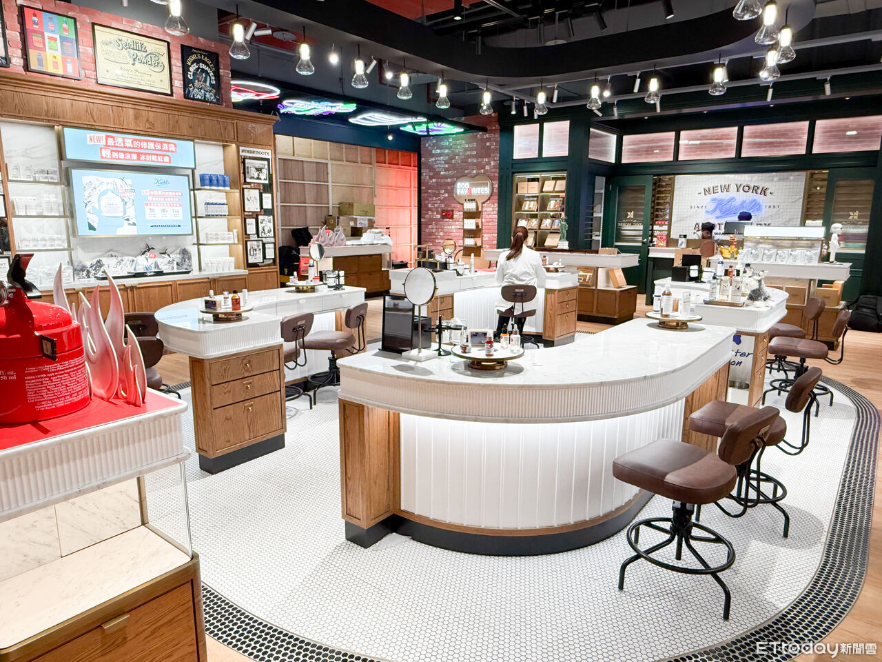 迪奧,契爾氏,Kiehl`s,保養,美妝,彩妝,。(圖/記者李薇攝)