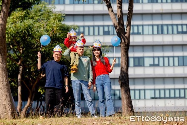 ▲▼ 高雄冬日遊樂園情人節彩蛋! 「超人力霸王」神秘嘉賓引爆期待。(圖/記者賴文萱翻攝)