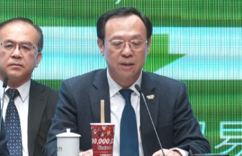 ▲▼衛福部長石崇良。(圖/翻攝自YouTube/行政院開麥啦)