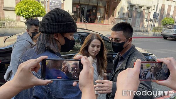 ▲高金素梅11日因身體不適離開北檢前往就醫,今日下午再度現身北檢。(圖/記者劉昌松攝)