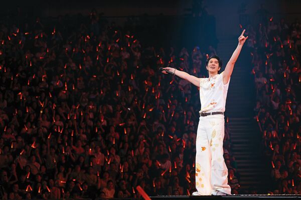 巡演吸金大復活/巡演11個月狂賺30億票房 「00後轉粉」跟著唱王力宏再登頂