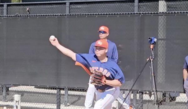 ▲鄧愷威被交易到太空人,球團看好投手潛力,規劃在春訓期間評估其先發與牛棚角色。(圖/截自khou11 IG)