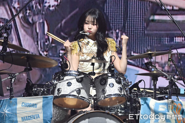 ▲▼韓國女團QWER演唱會。(圖/記者李毓康攝)