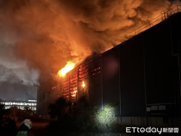 ▲▼桃園市大園區工廠火警。(圖/記者沈繼昌翻攝)