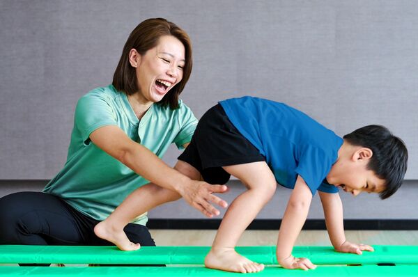 ▲長期深耕幼兒體操教育的「小松鼠幼兒體操」,正式宣布引進AI體適能感測系統,透過大數據分析建立可量化的動作發展模式。(圖/小松鼠幼兒體操提供)