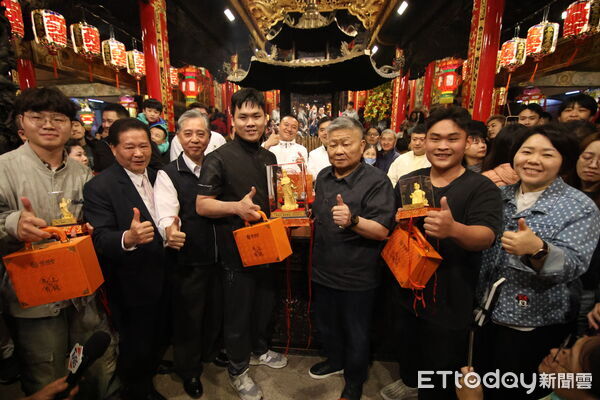 ▲頭香,雷先生。(圖/大甲鎮瀾宮提供)