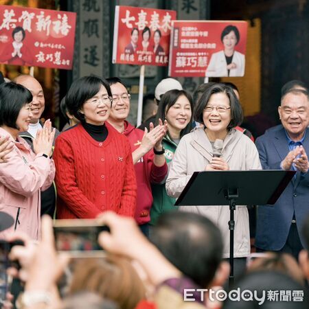 ▲▼ 蔡英文初一走春 。(圖/翻攝蔡英文臉書)