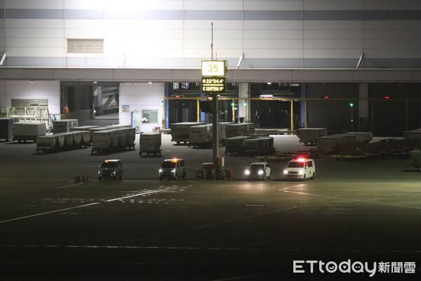 ▲▼澎湖縣長陳光復重摔!妻子陪同送高雄治療 救護車前往機場畫面曝。澎湖機場起飛視角。(圖/記者吳奕靖翻攝)