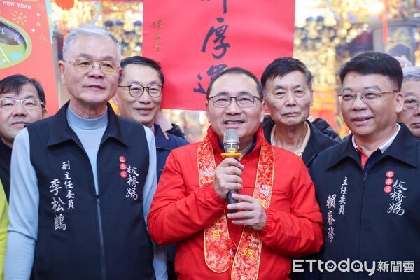 ▲▼侯友宜大年初一前往板橋慈惠宮、接雲寺,以及新莊慈祐宮、地藏庵參拜。(圖/新北市政府)