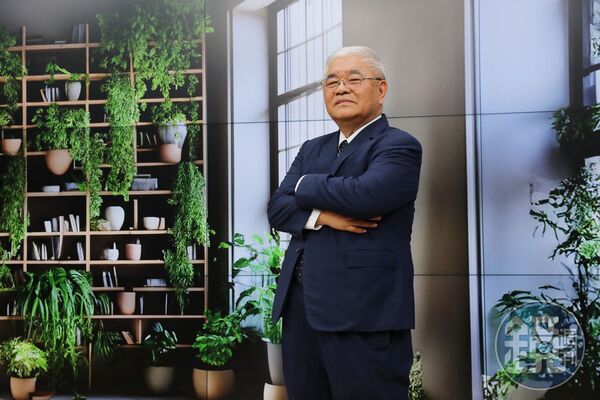 杜金龍提醒小資族切莫在高檔all in台積電,可靜待回檔再買零股進場。