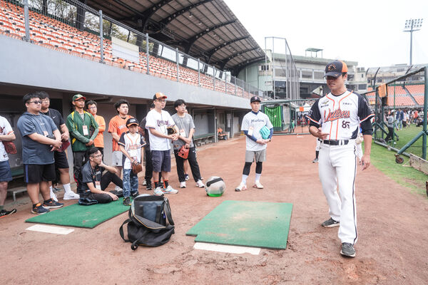 ▲統一獅「萊!萊坐!」同樂會登場 球迷齊聚台南球場體驗棒球樂趣。(圖/統一獅)